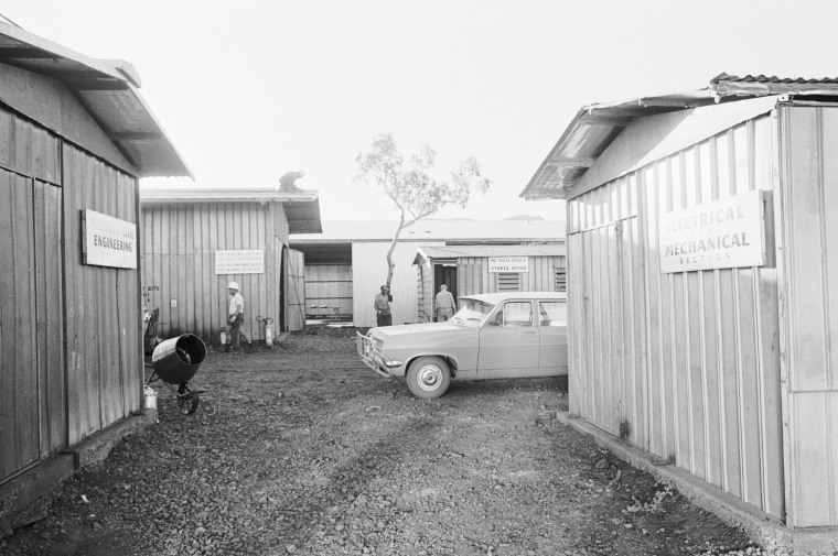Mt Tom Price construction camp. State Library of Western Australia
