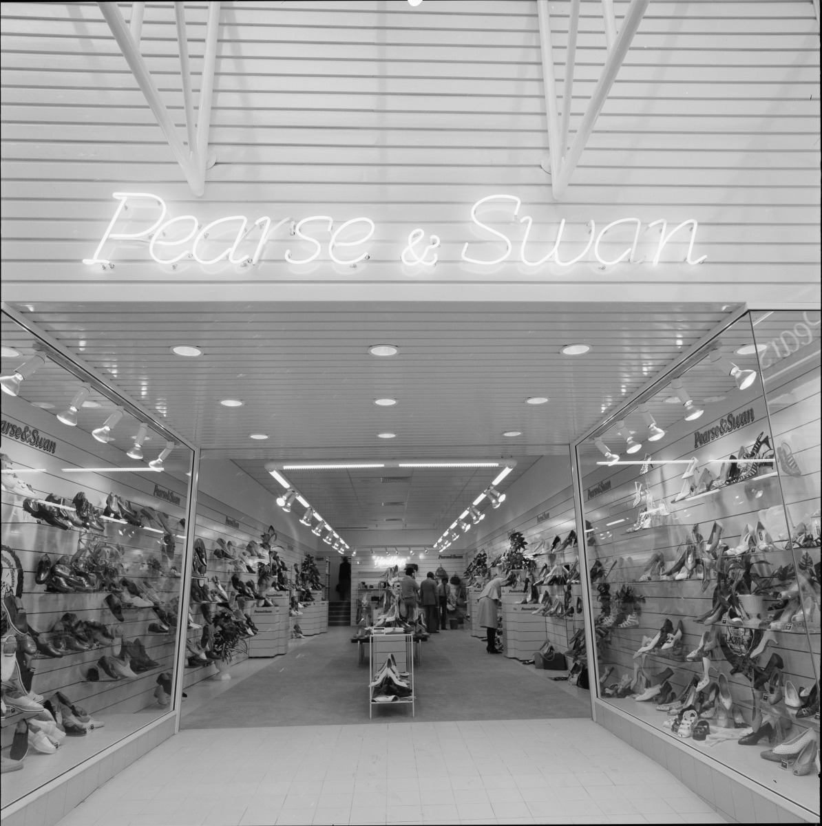 Pearse & Swan shoe store, 199 Murray Street, Perth, 7 August 1984