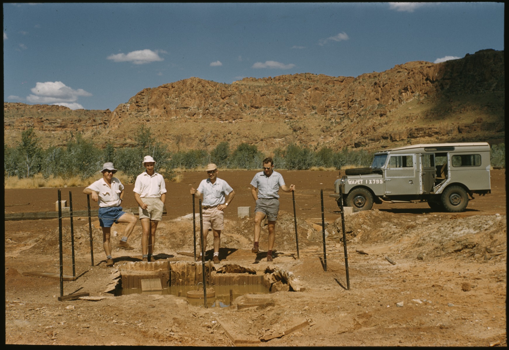 Western Australia Petroleum Geologists At Capped Grant Range No. 1 Oil ...