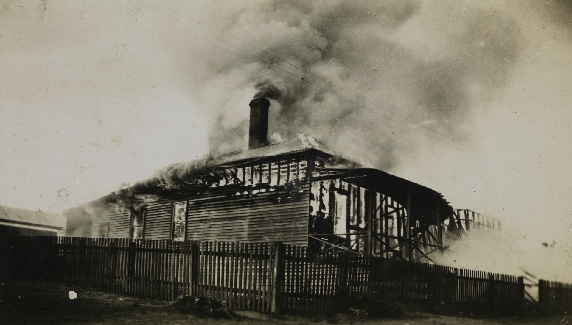 Boarding house at No. 1 State Saw Mill on fire, Manjimup, Western ...