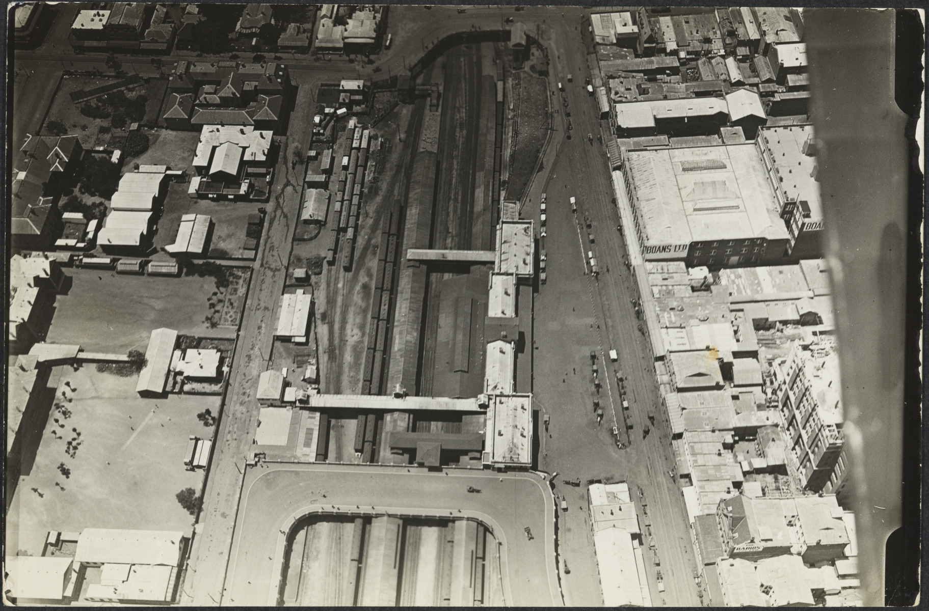 Aerial photograph of Perth Railway Station. - JPG 632.4 KB